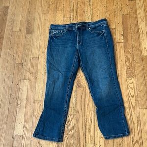 Size 12, very comfortable jeans, barely worn.